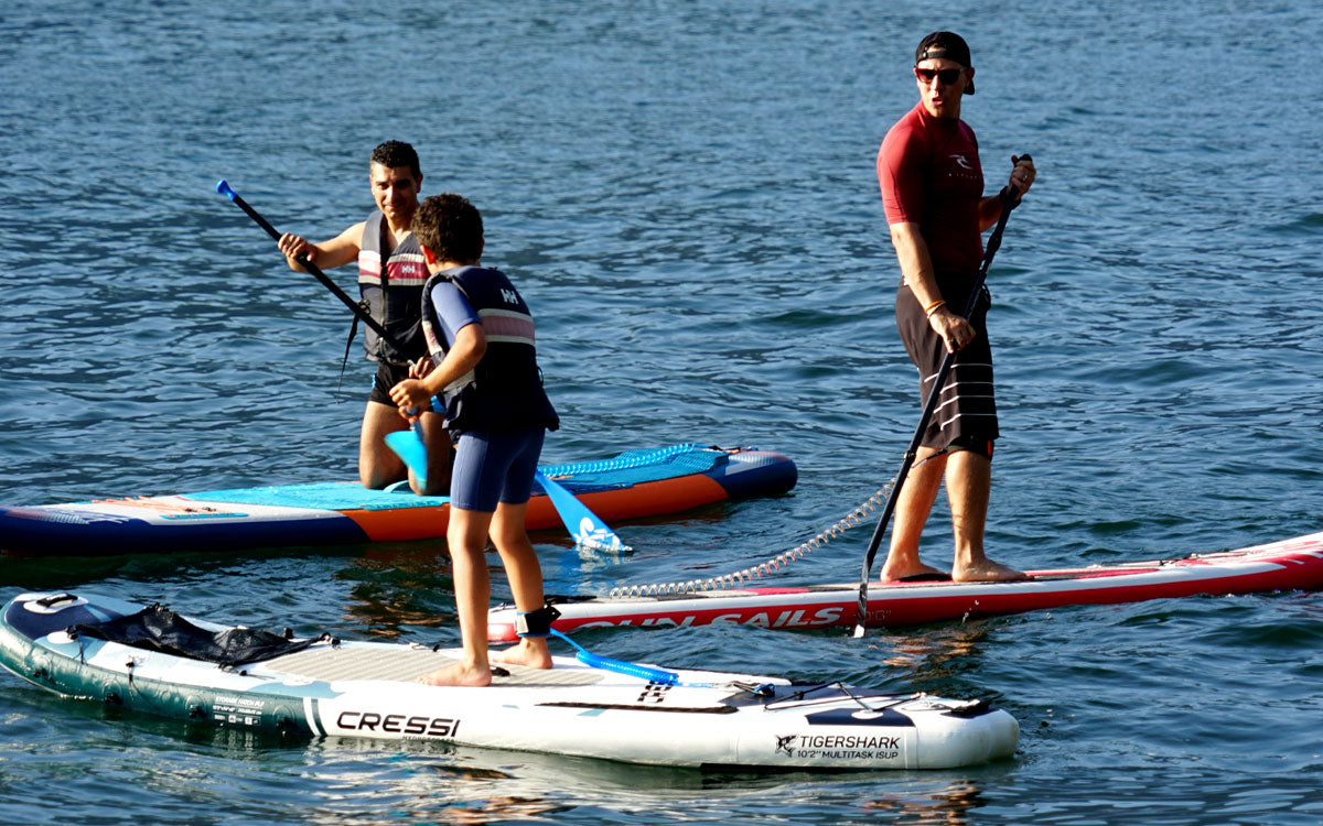 L'istruttore Simone Besana durante il sup tour organizzato il 7 luglio 2023 a Blevio